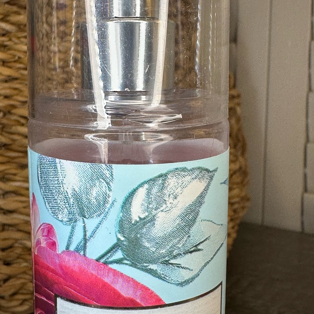 Bath & Body Works Hello Beautiful Fine Fragrance Mist - Picture 4 of 4